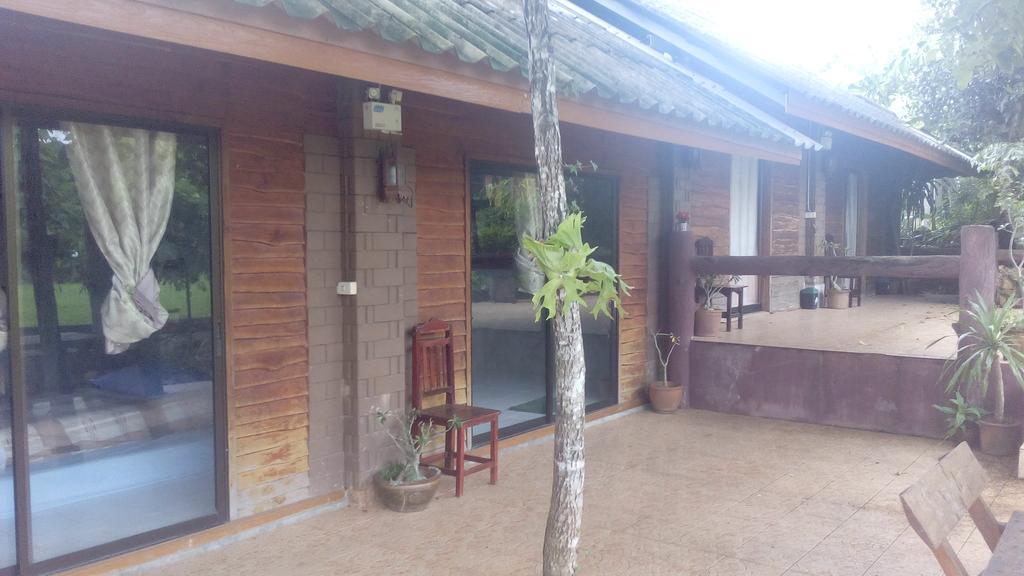 The Local Story Resort Ban Mon Talaeng Экстерьер фото