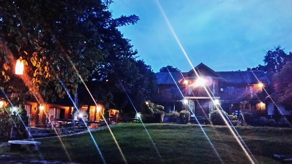 The Local Story Resort Ban Mon Talaeng Экстерьер фото