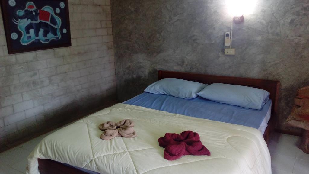 The Local Story Resort Ban Mon Talaeng Экстерьер фото