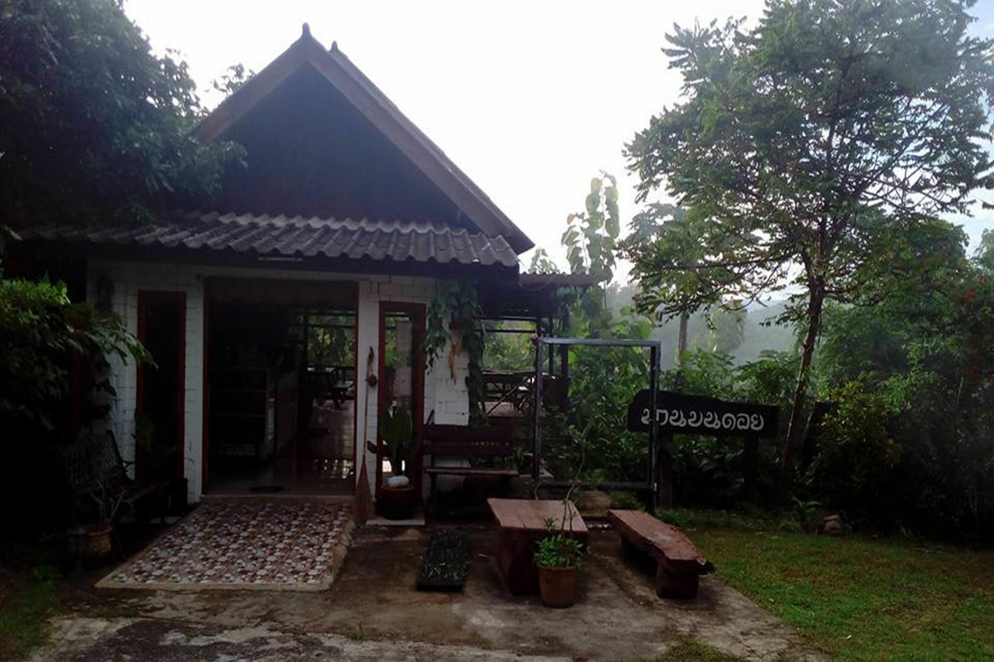 The Local Story Resort Ban Mon Talaeng Экстерьер фото