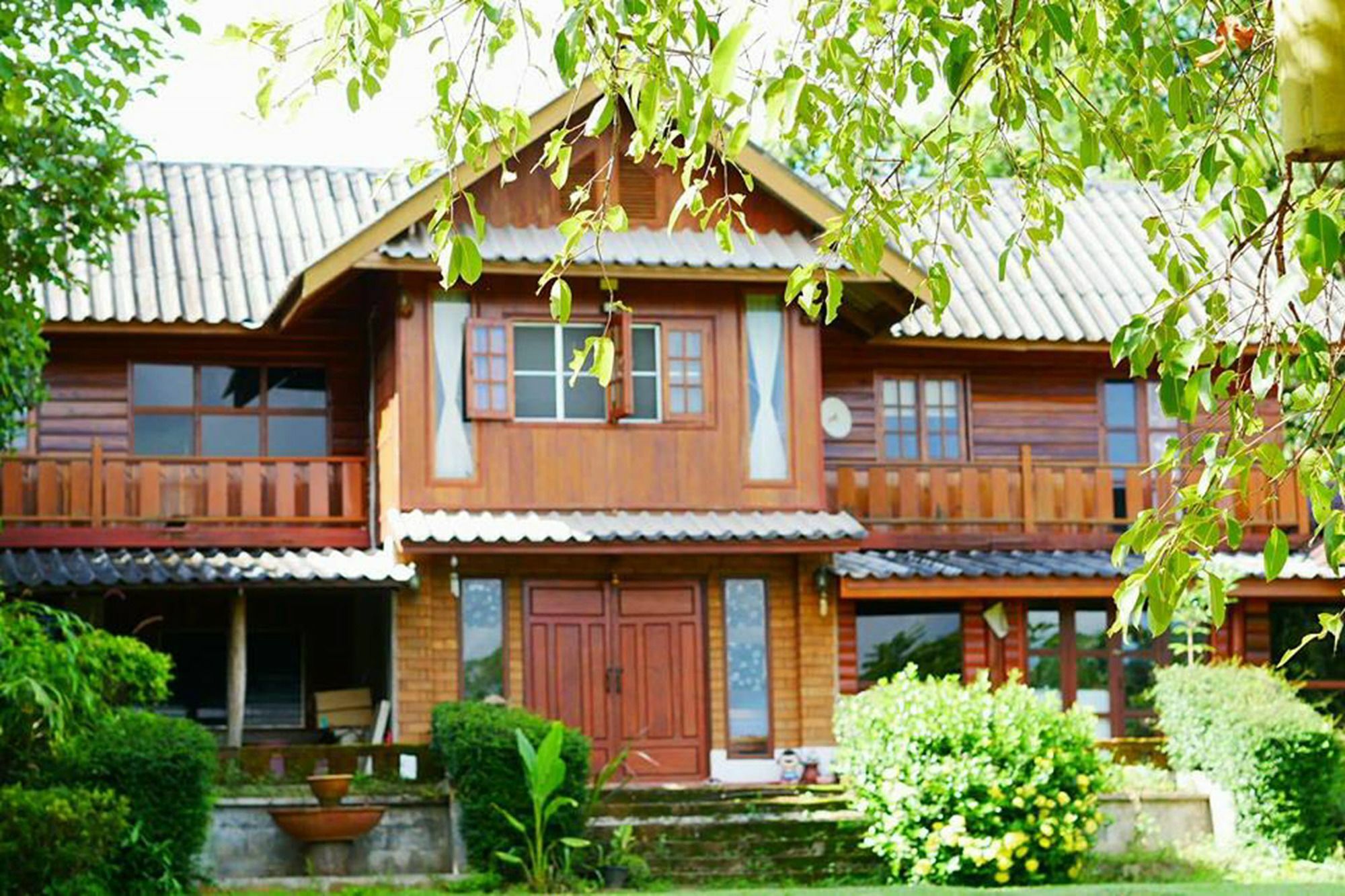 The Local Story Resort Ban Mon Talaeng Экстерьер фото