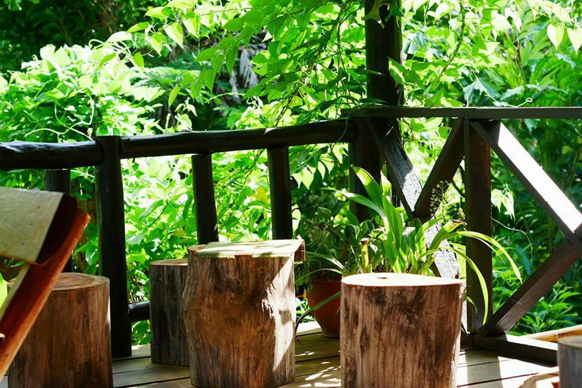 The Local Story Resort Ban Mon Talaeng Экстерьер фото